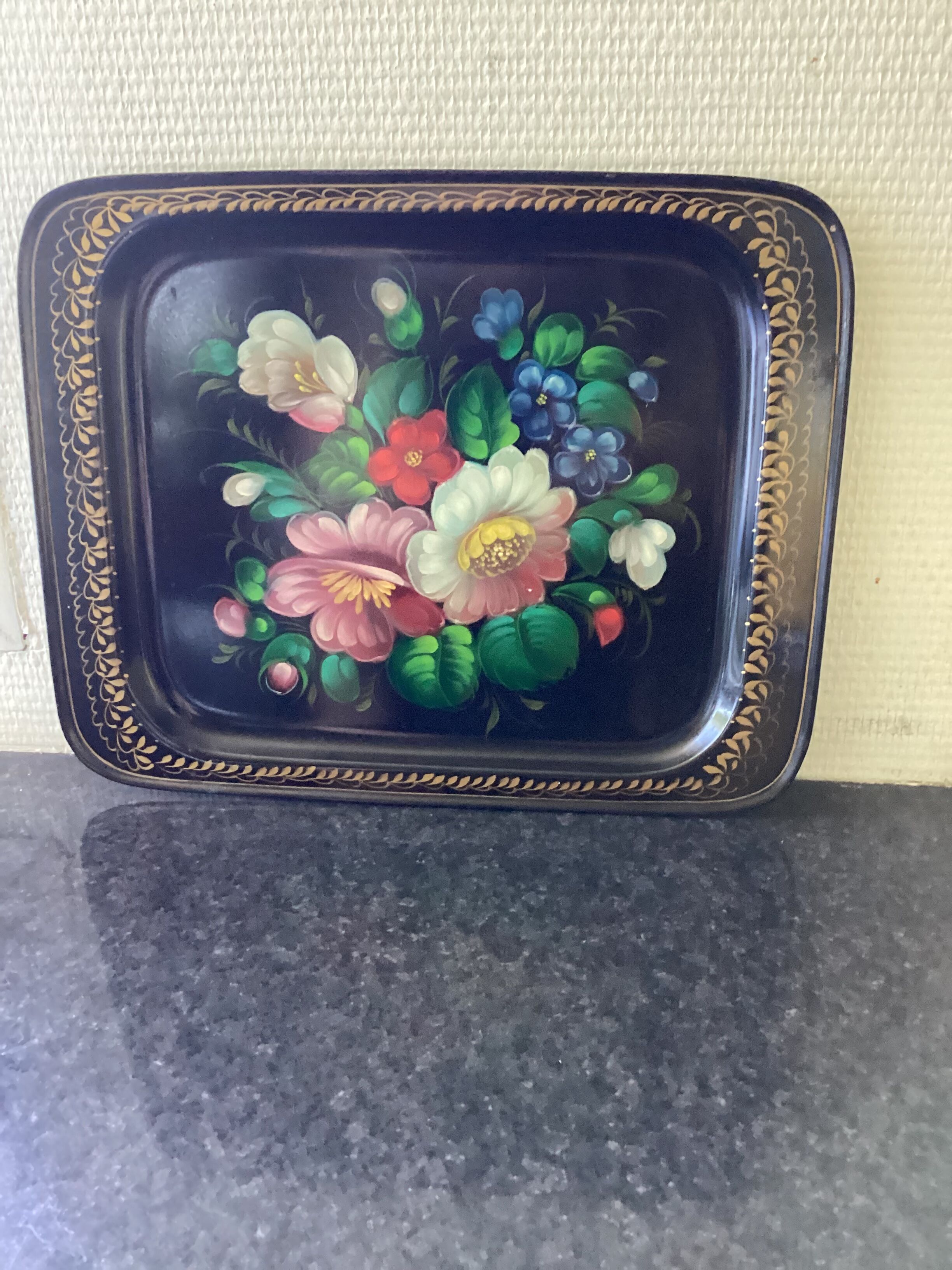 Hand painted sheet metal top dimension