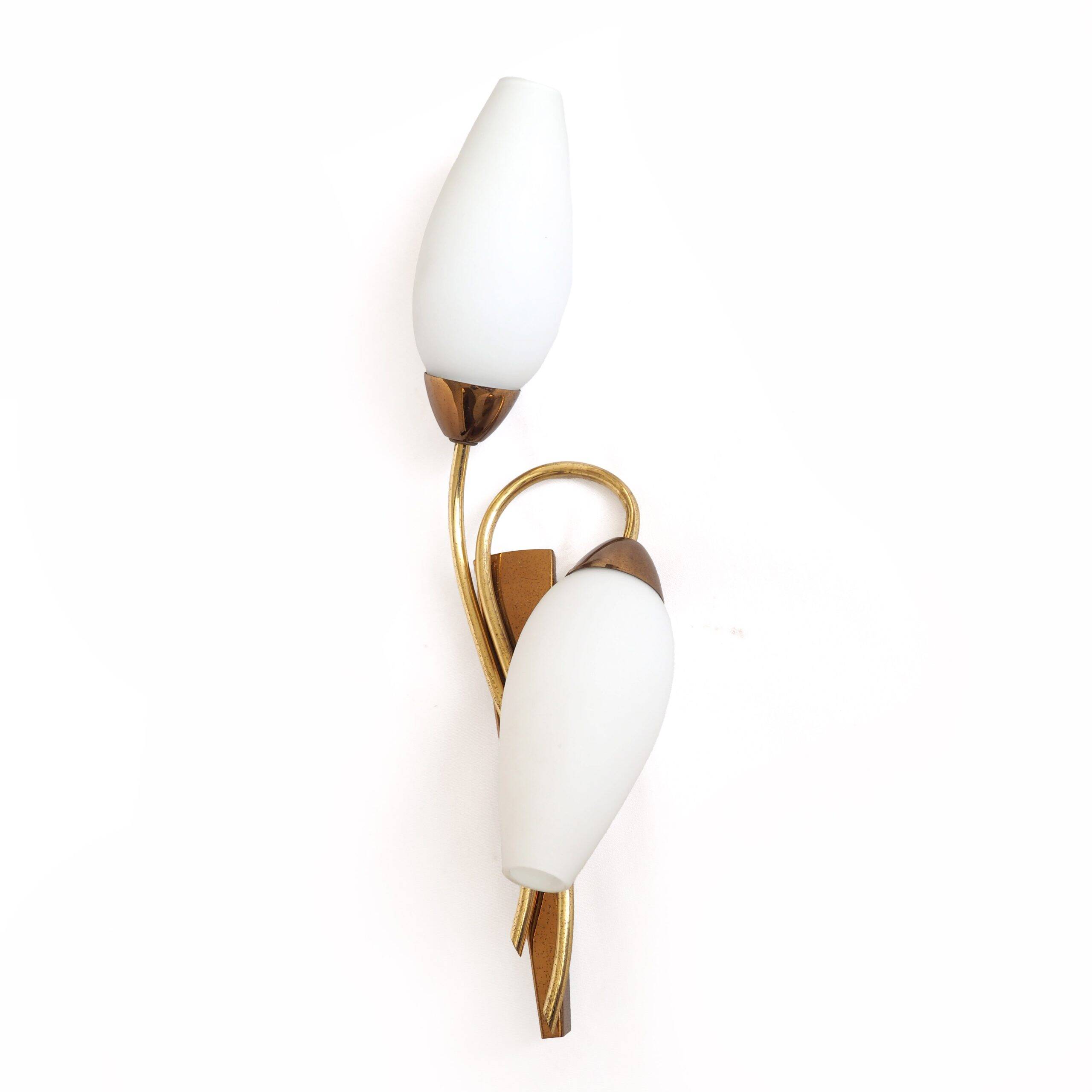 Double opaline flute wall light