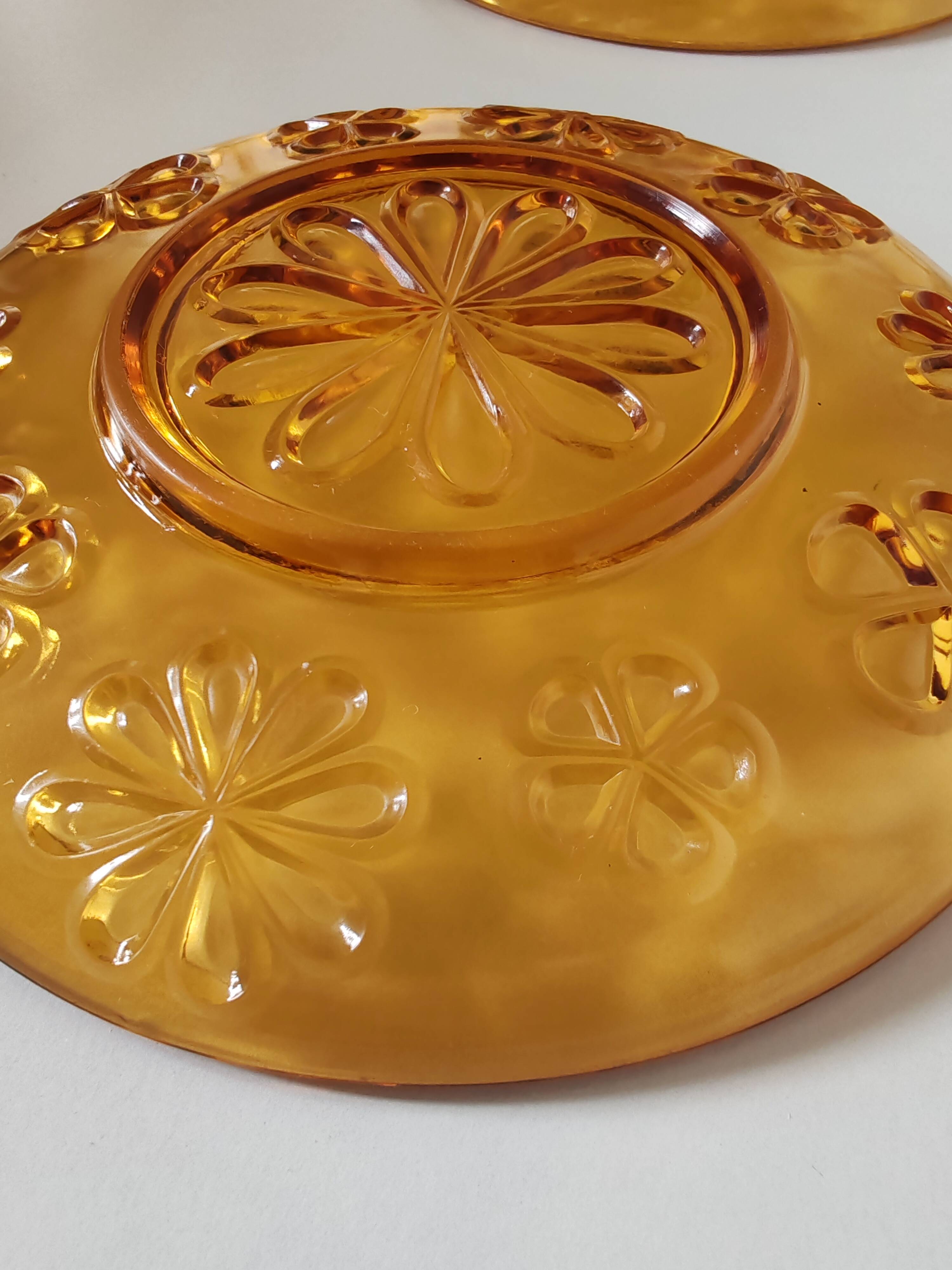 Petites assiettes verre coloré Vereco
