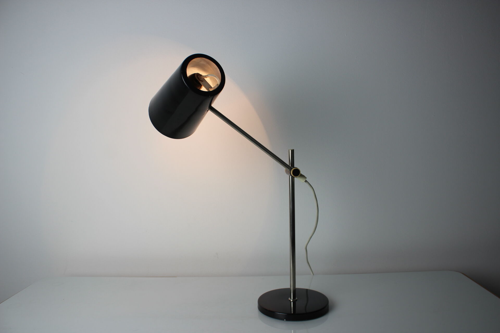 Mid-century black table lamp, 1970's.