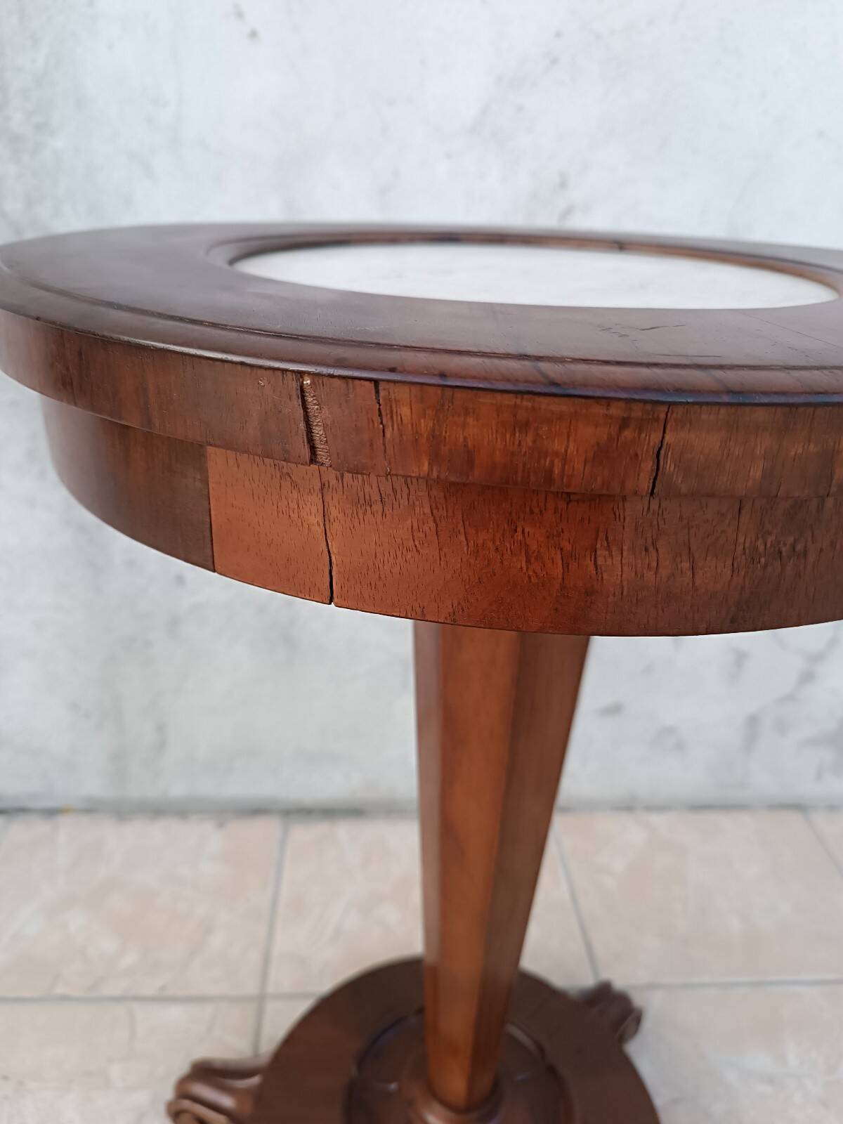 Art Nouveau side table in walnut and marble