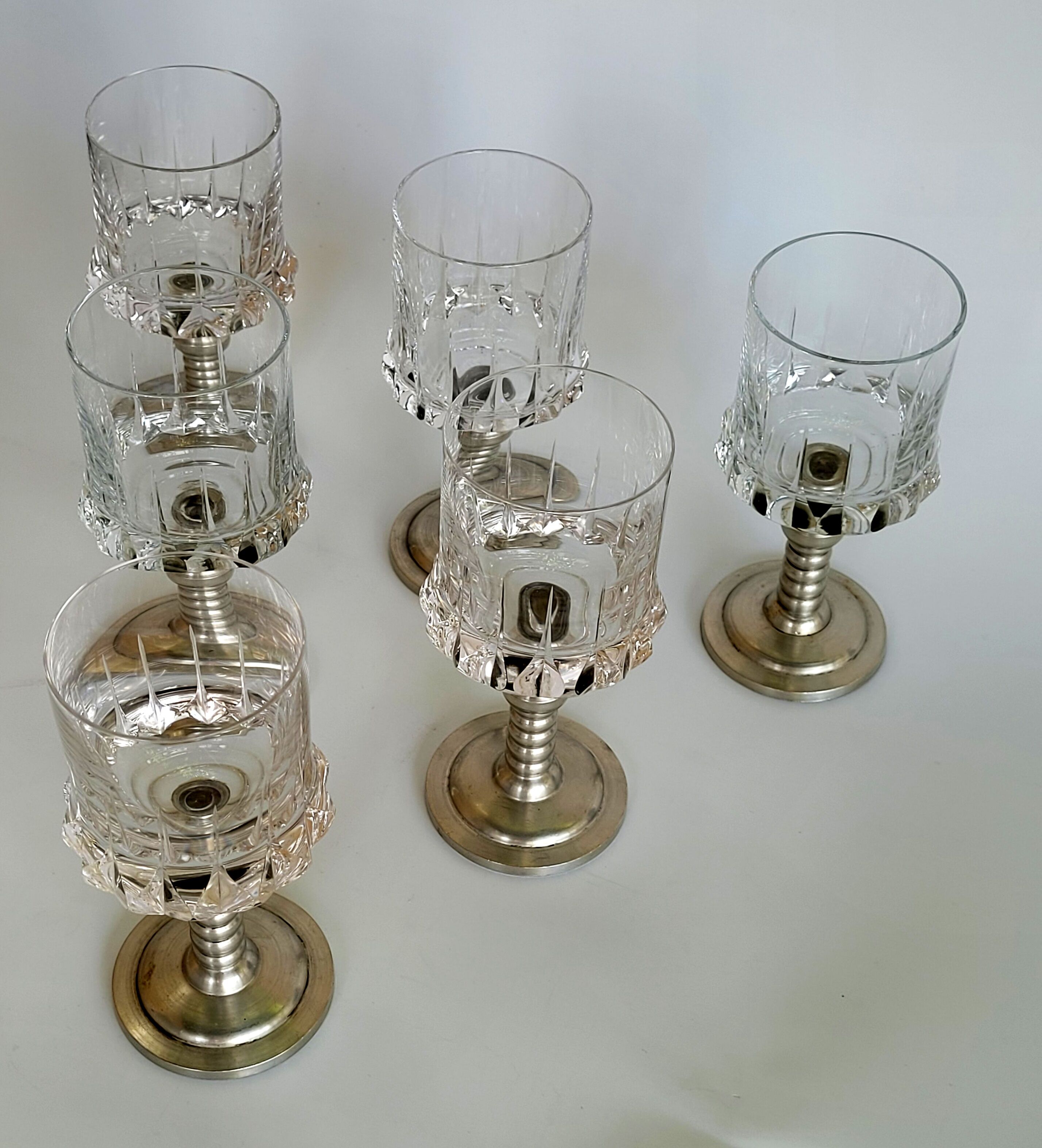Series of six crystal wine glass with tin foot 9'° 160 ml