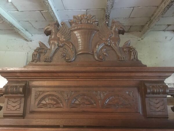 Miroir biseauté de style Henri ii en noyer