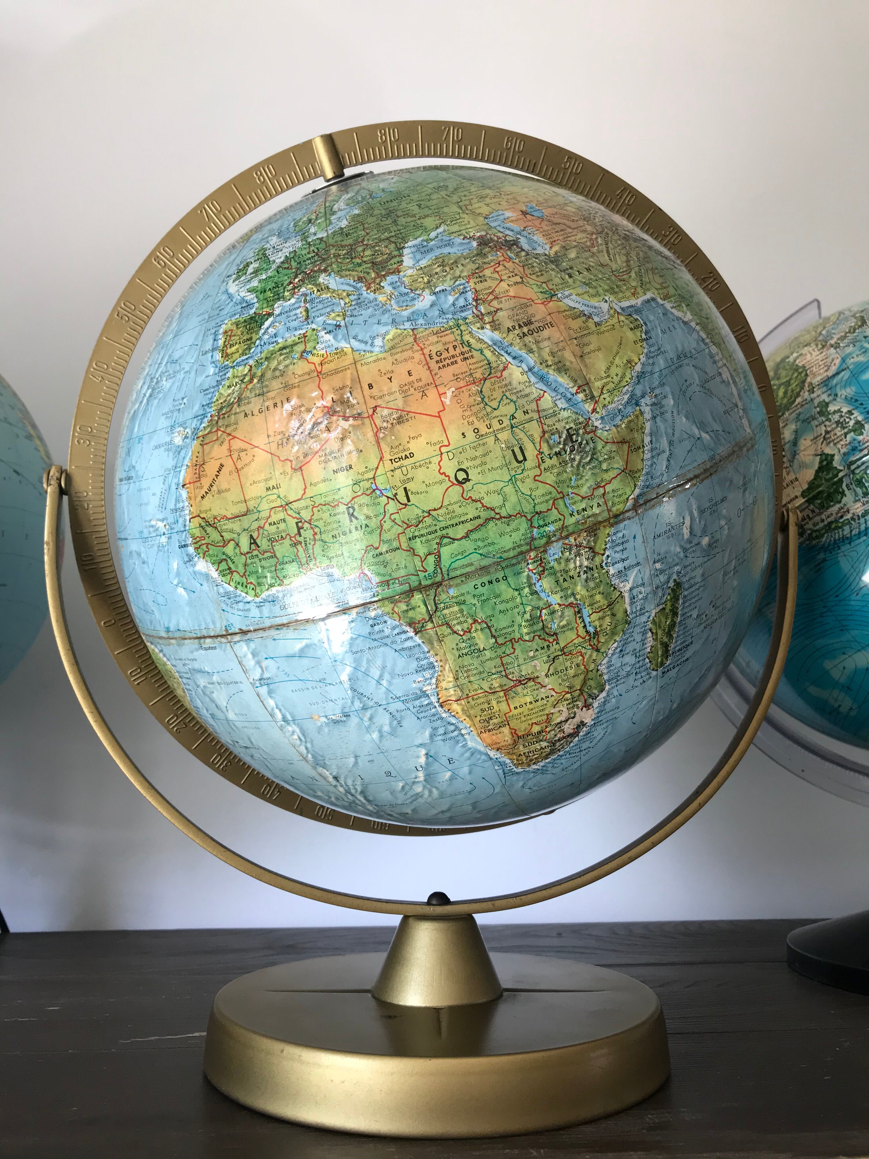 Globe Earth Scanglobe 1960 in relief, paper map and brass footing