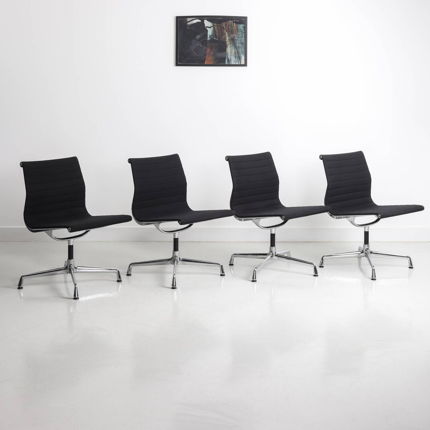 Set of 6 Eames Aluminium Group Vitra chairs model EA 104/105/108