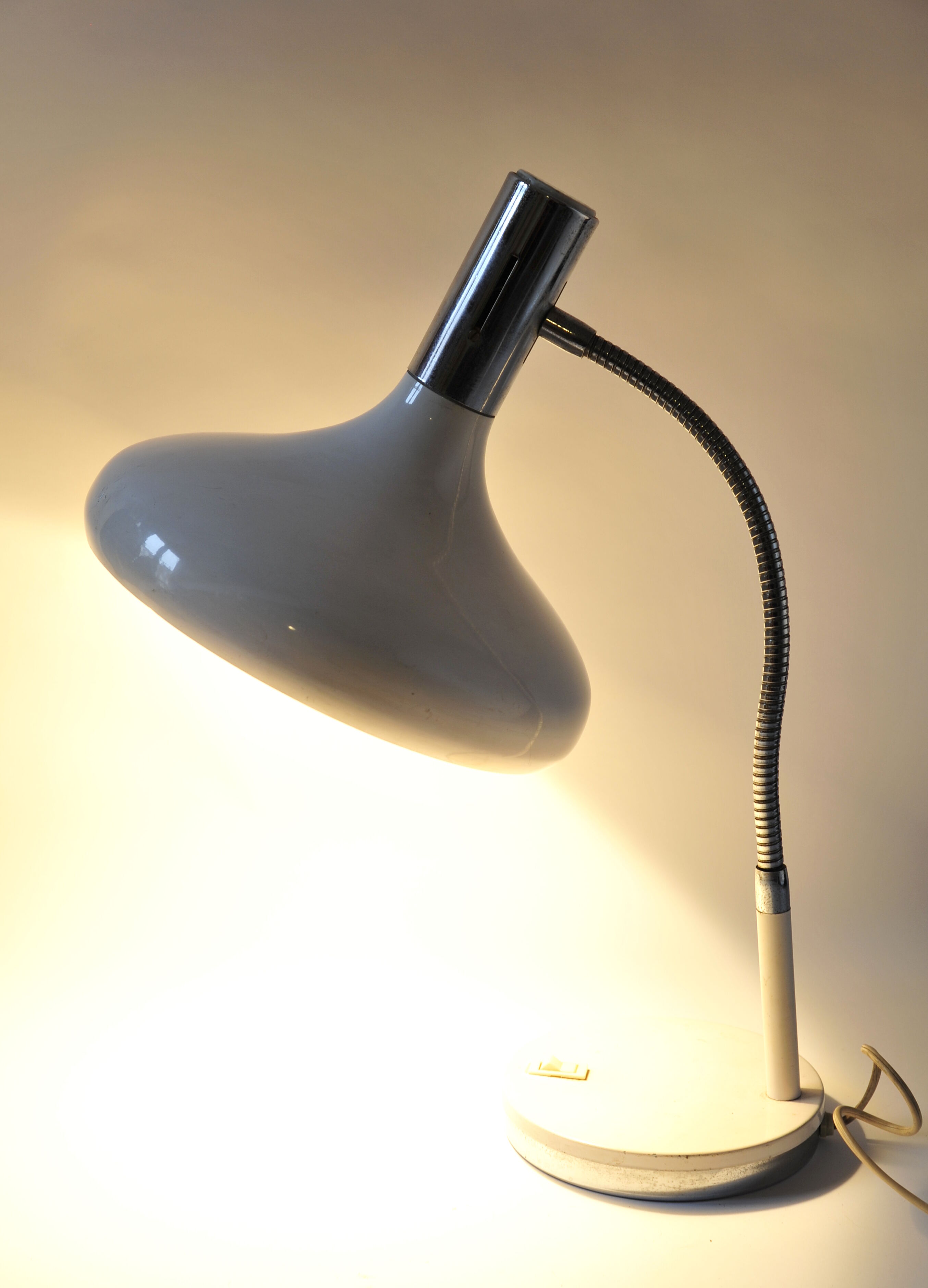 White lamp and chrome 60-70s