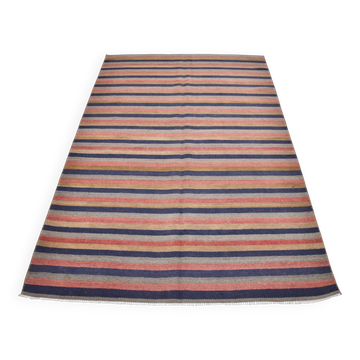 Tapis kilim turc rayé tissé à la main bleu marine et terracotta, 147x217 cm