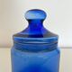 Sucrier en verre bleu