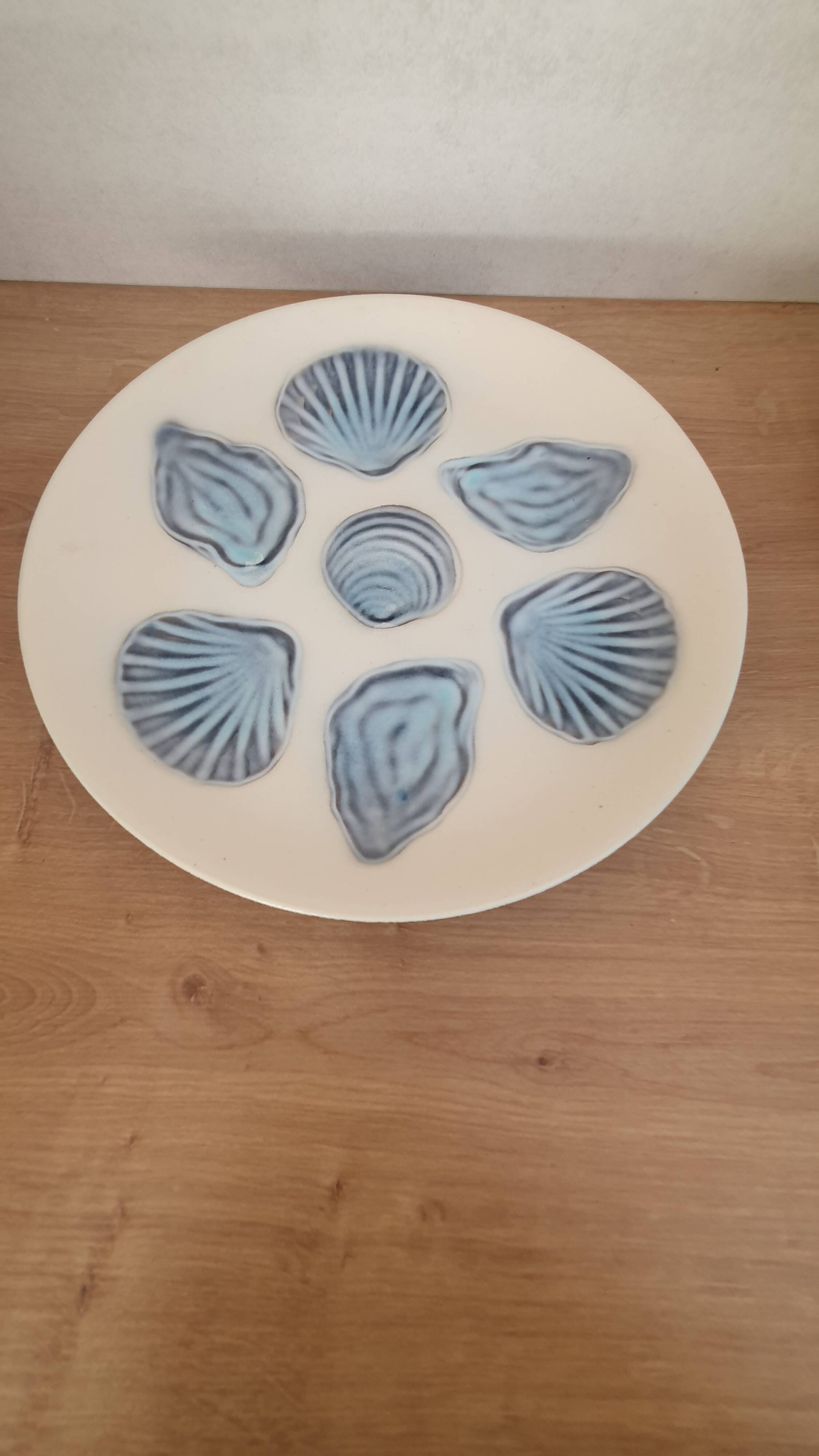 6 ceramic oyster and shell plates