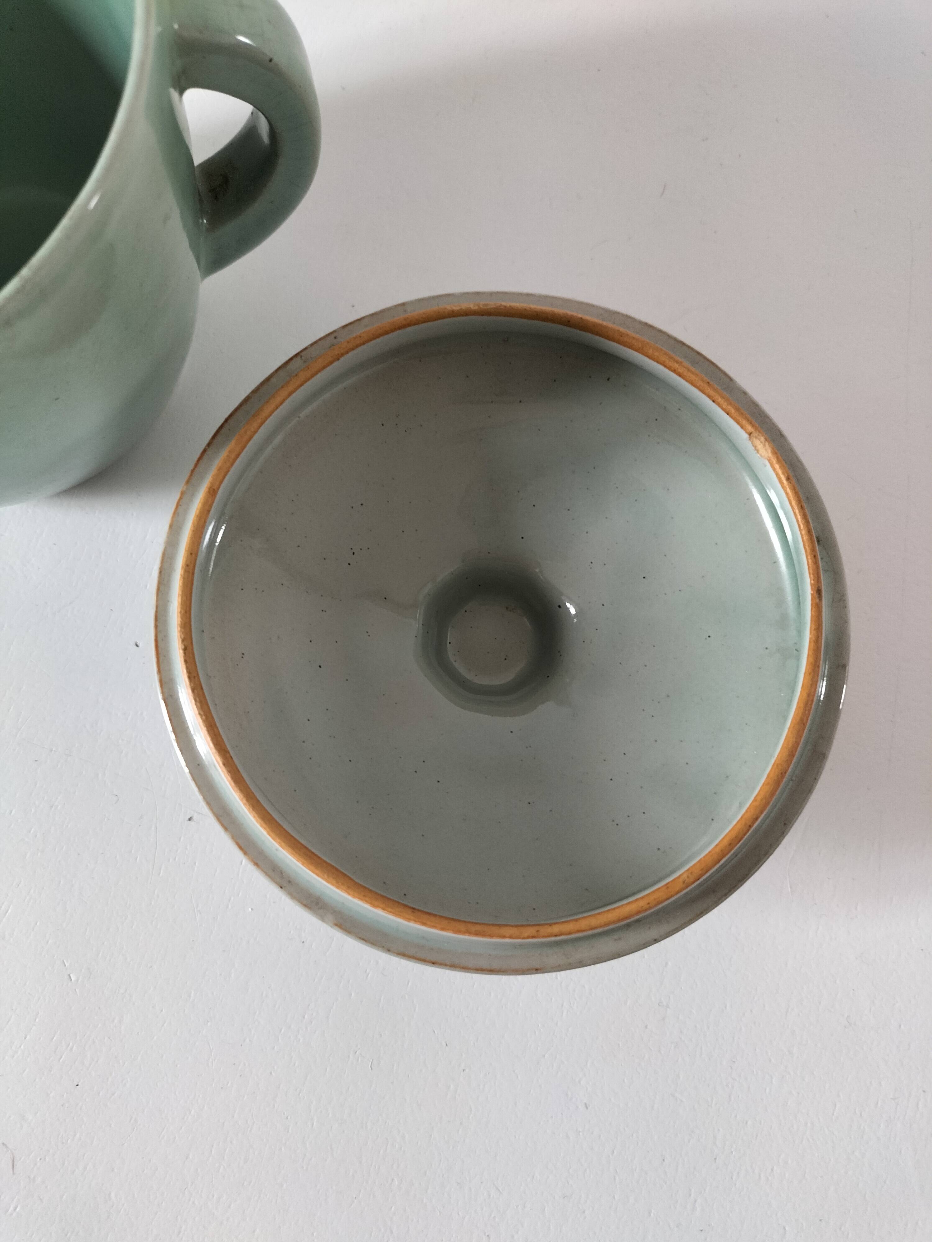 Covered sugar bowl in celadon ceramic – modernist lines