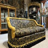 Napoleon III style living room with floral decoration