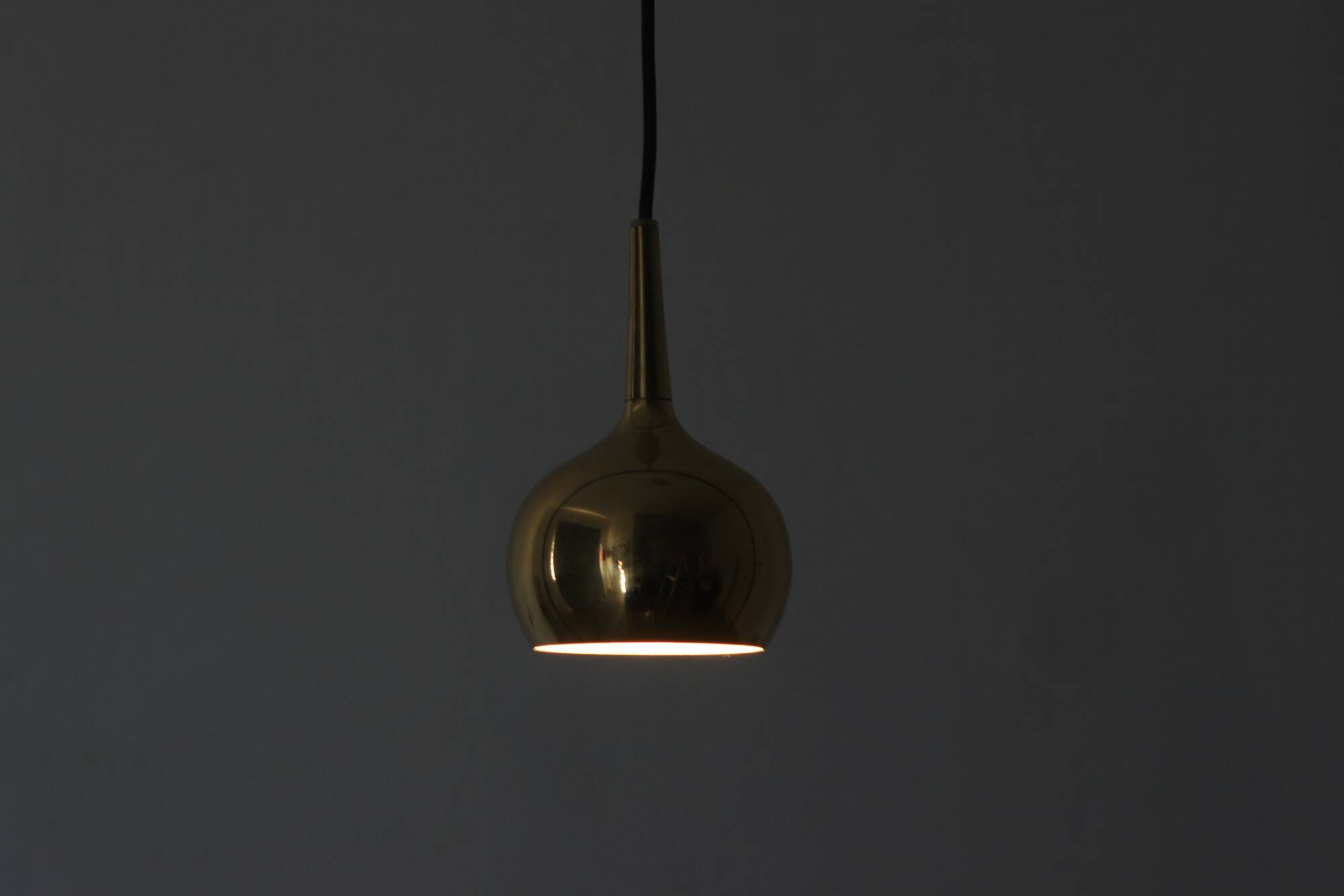 Lampes à suspension Ball de Frandsen Lighting, Danemark, 1970, Ensemble de 4