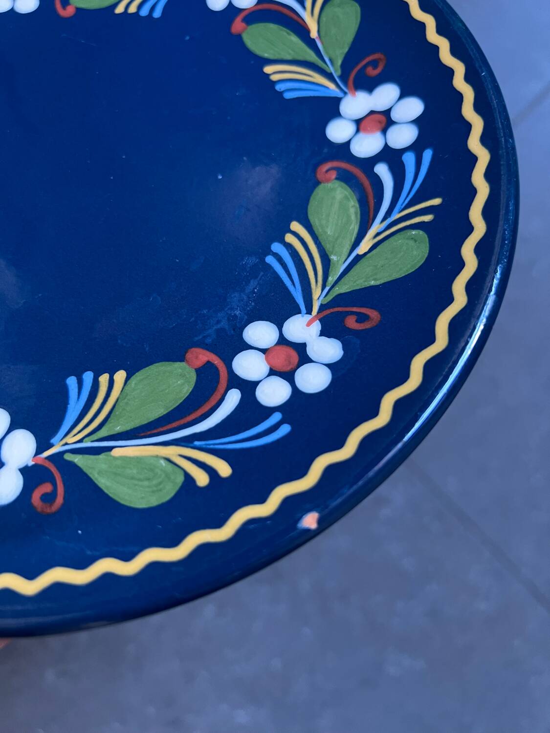 Ceramic dessert plates