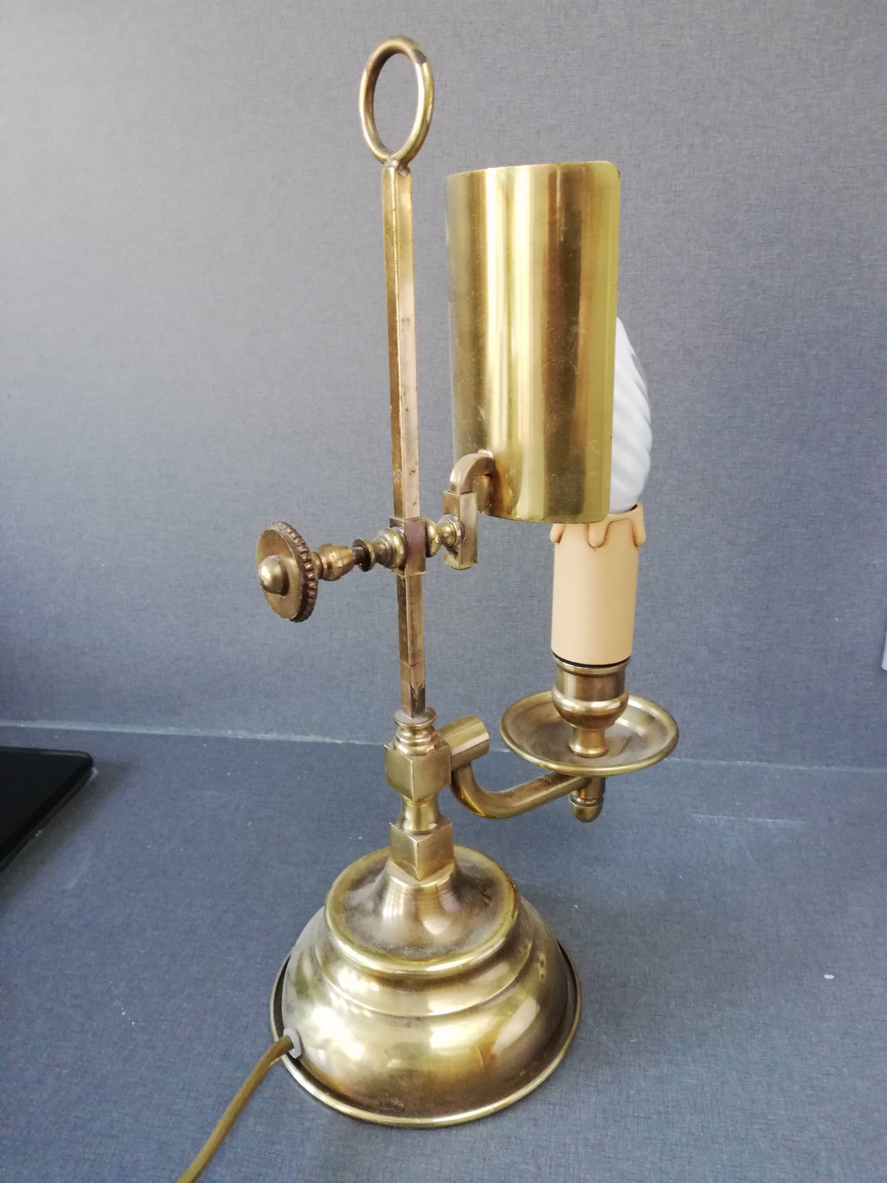 Candlestick-style lamp