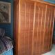 Armoire en rotin verni marron