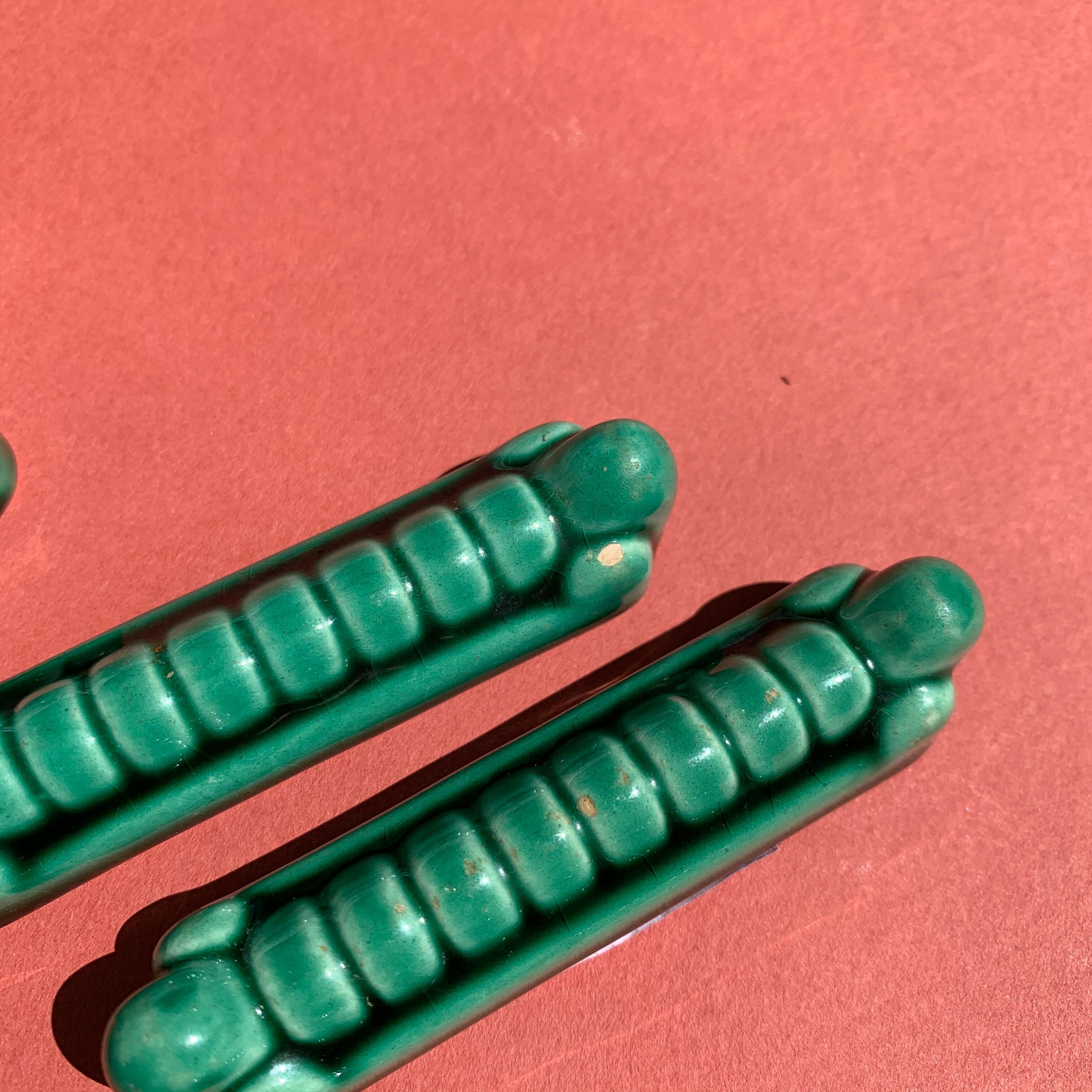 Green ceramic knife holder