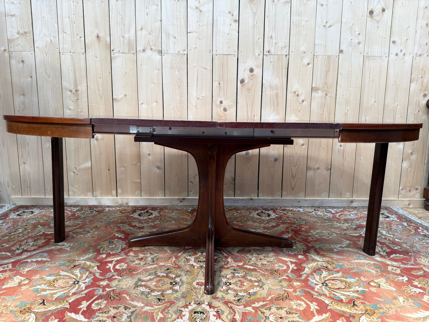 Baumann round table with extensions