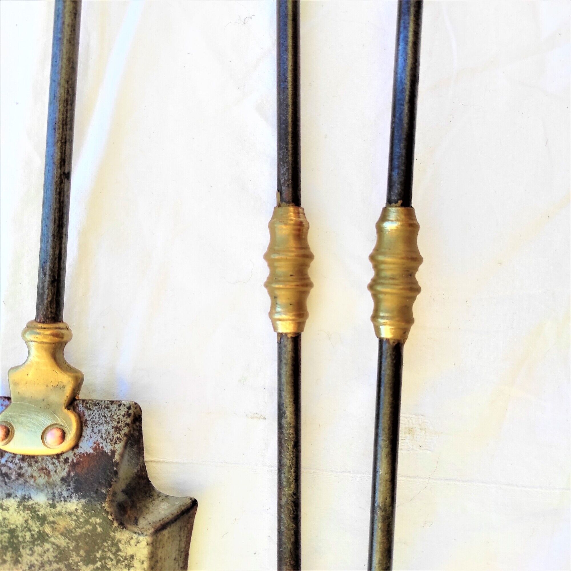 CHIMNEY ACCESSORY : CLAMP / SHOVEL / PICK in iron and brass 1 set of 3 pieces
