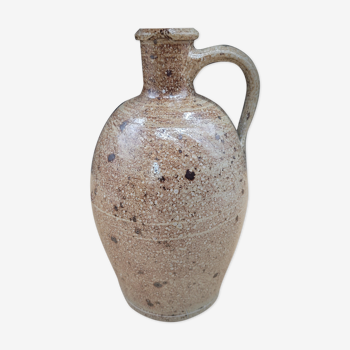 Sandstone decanter with handle