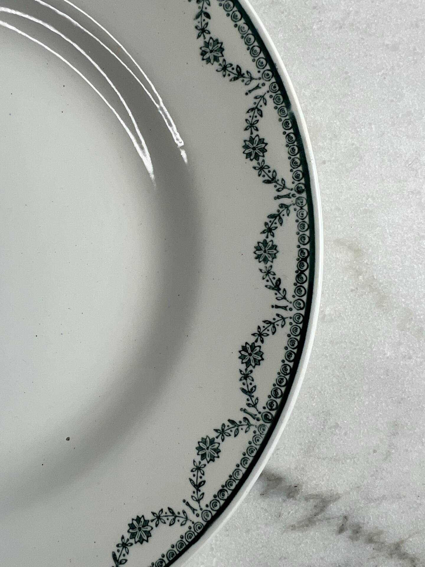 Saint Amand green floral plate 22.5cm