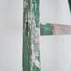 Échelle ancienne verte en bois patinée