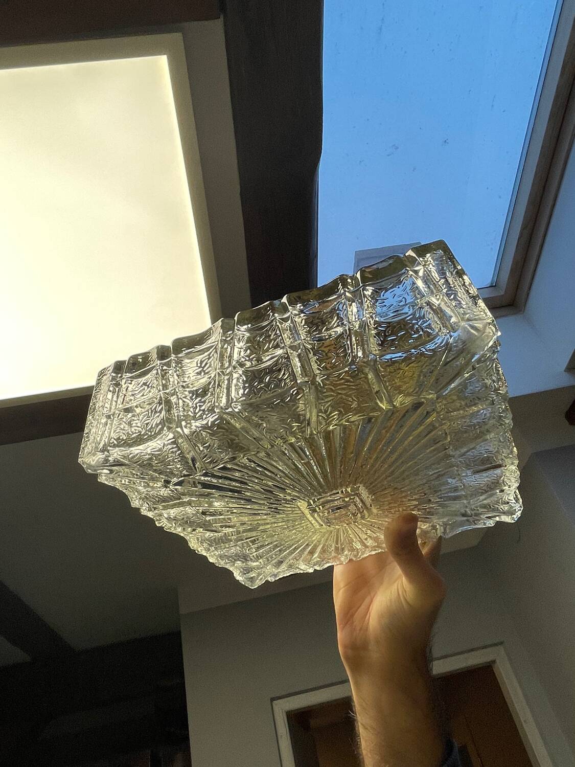 Plafonnier carré en verre vintage, motif soleil.