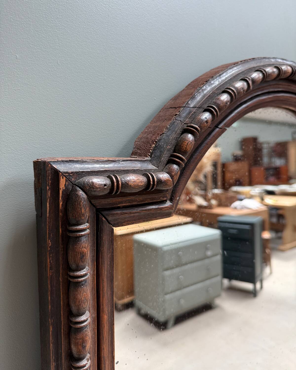 Grand miroir en bois perlé