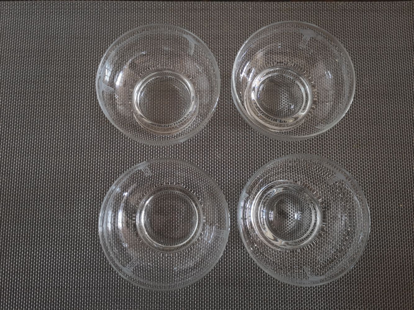 Set of 4 engraved crystal bowls - 1920s/1930s