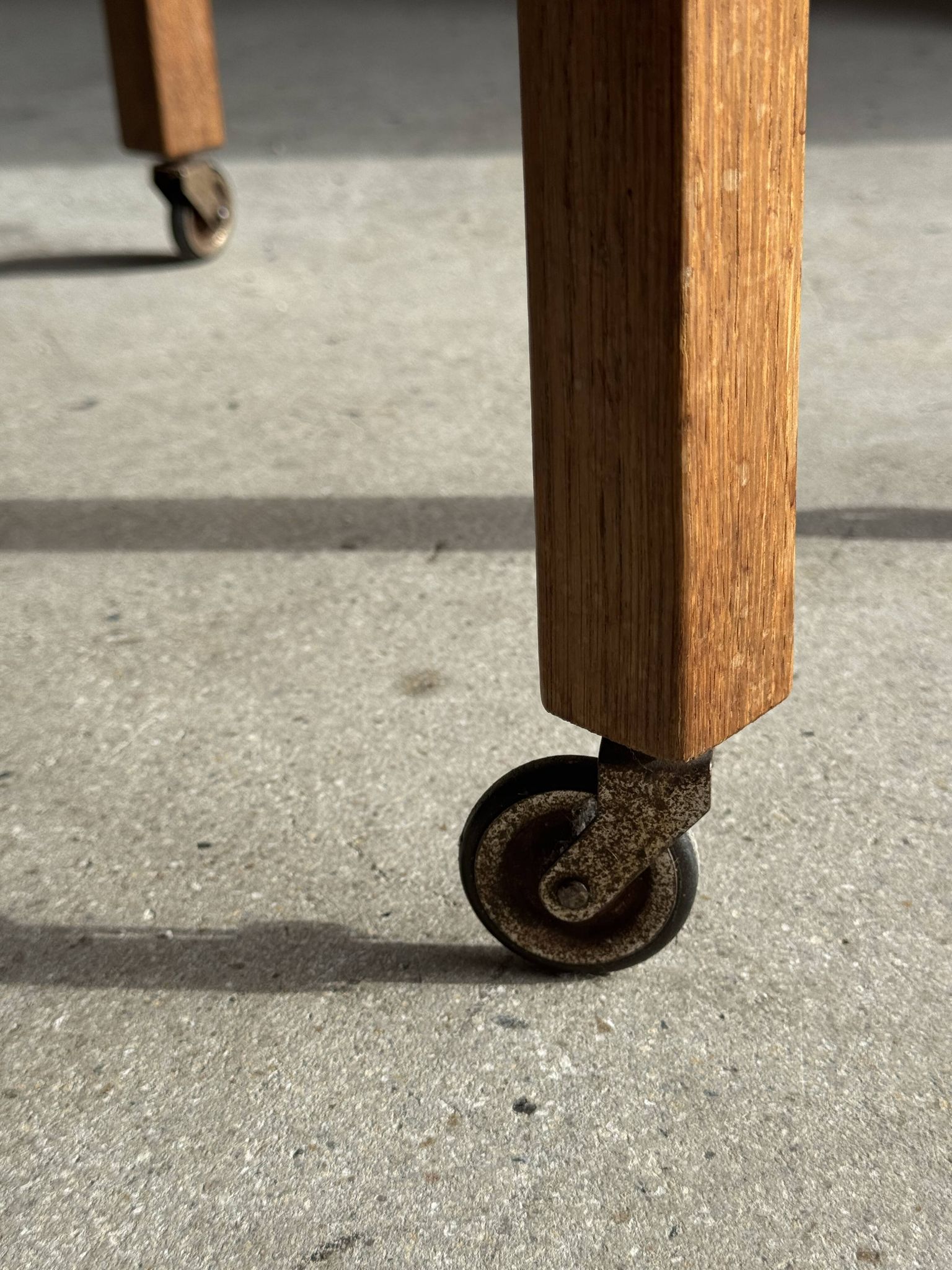 Wooden rolling trolley with removable top H66 75x35