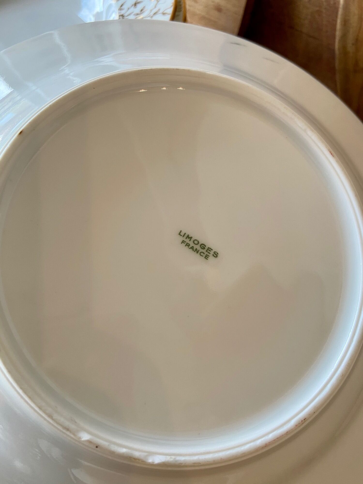 Set of 6 hollow plates in white and gold porcelain