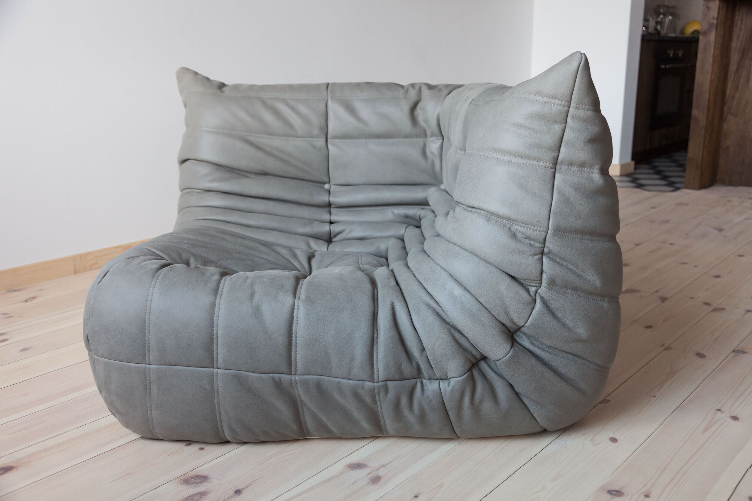 Togo corner chair model designed by Michel Ducaroy 1973