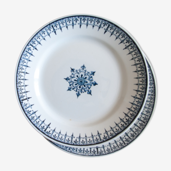 Old dessert plates blue décor, iron earth