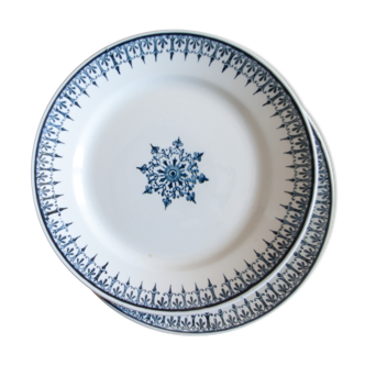Old dessert plates blue décor, iron earth