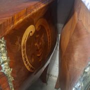 Commode de style louix xv en marqueterie