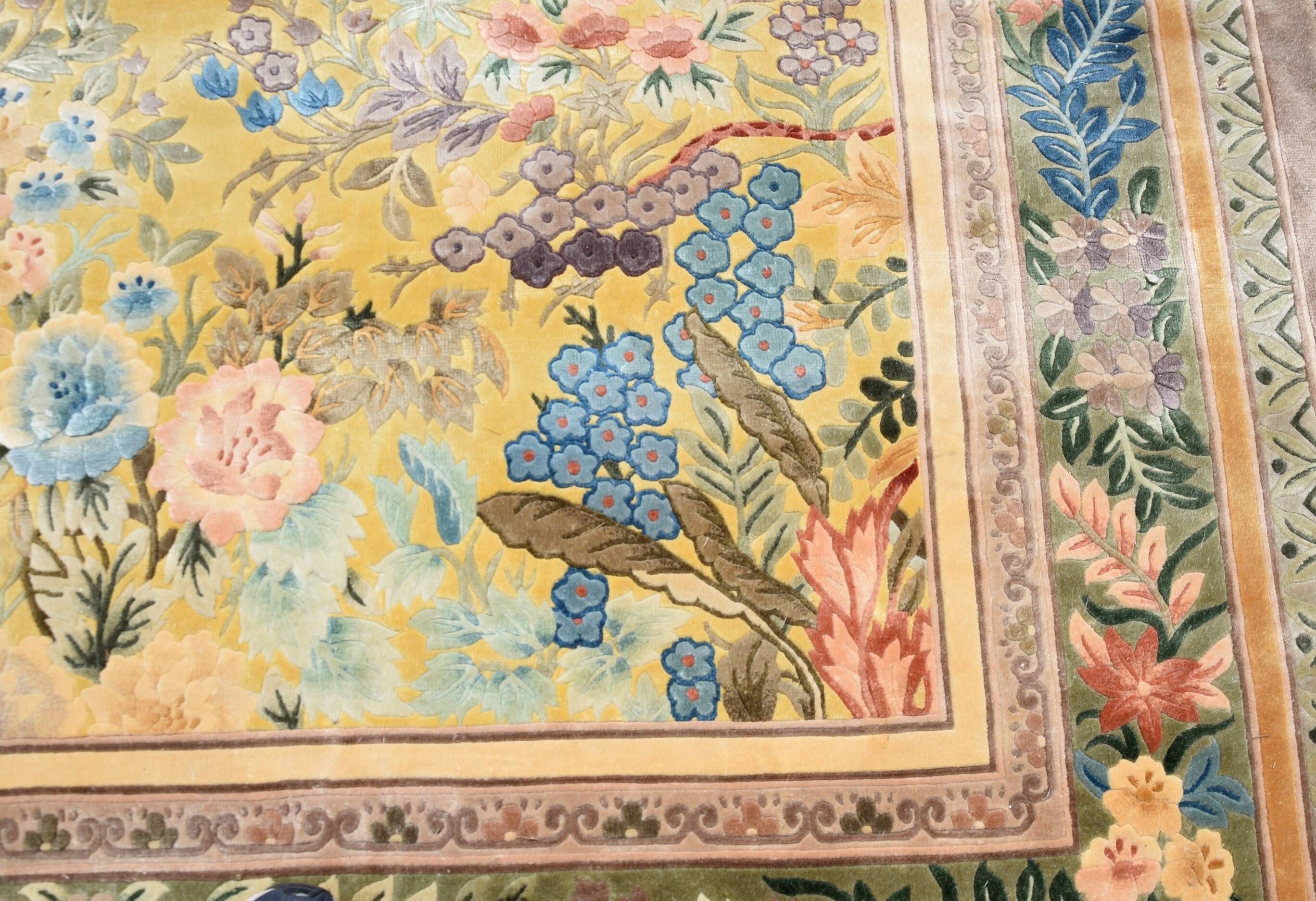 Art Deco carpet Shanghai China 100% pure silk - entirely handmade. Size: 2.00 X 300 meters.