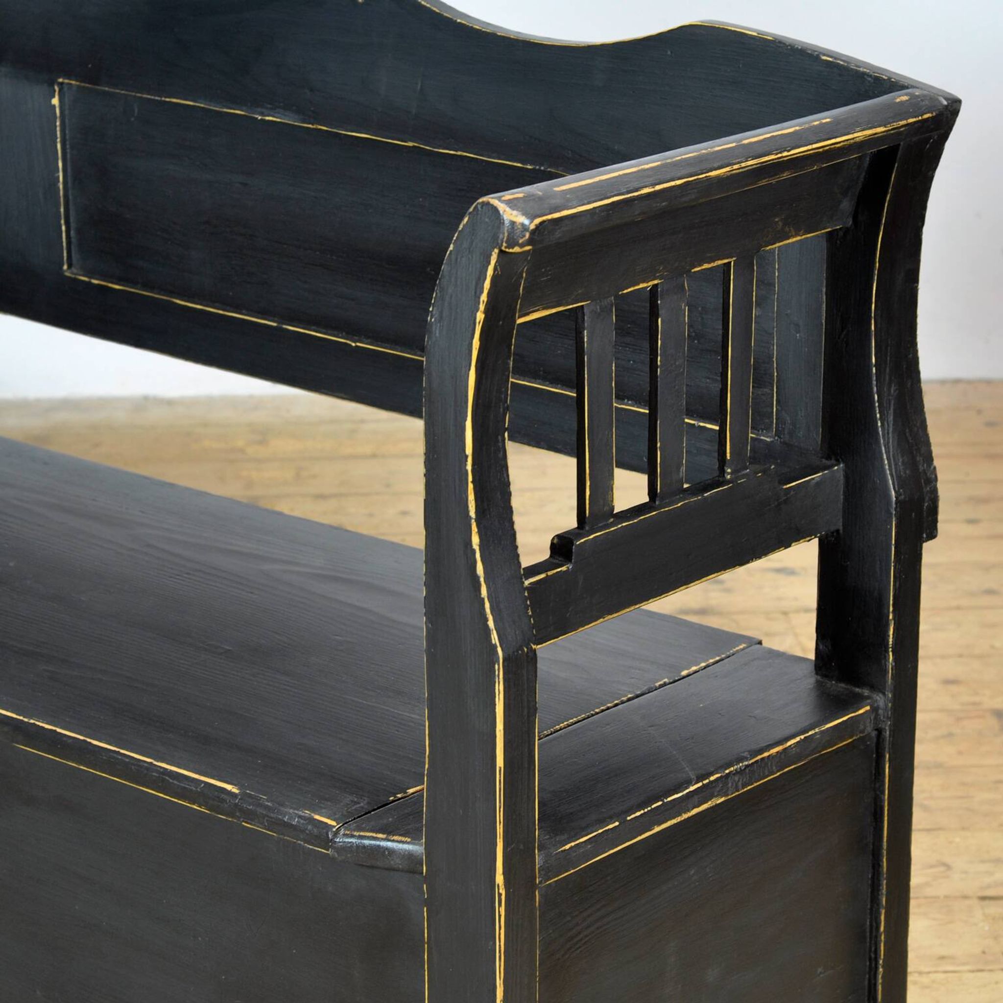 Antique pine drop-top bench, 1900s