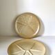 Lot 2 assiettes plates  grès village France