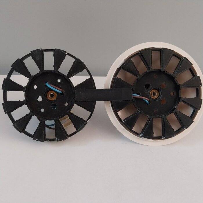 Pair of "Teti" wall lights Vico Magistretti, Artemide