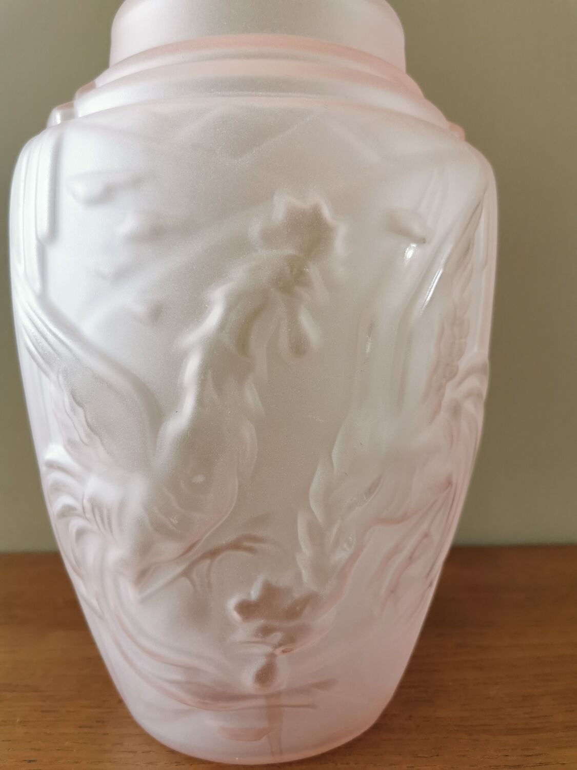 Art deco vase decorated with roosters