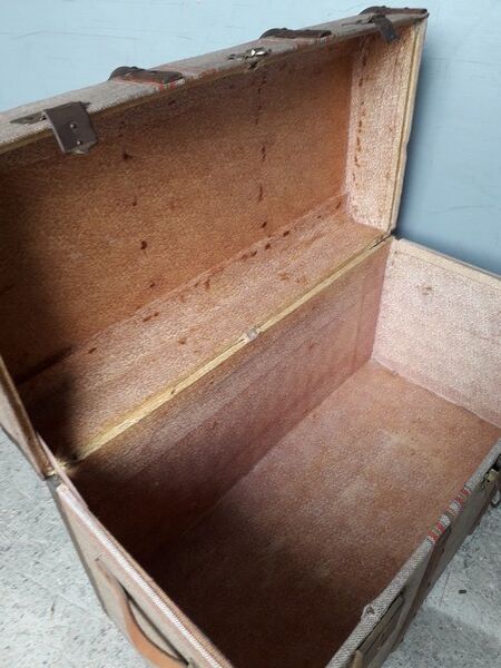 Travel malle in wood and canvas