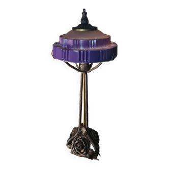 Lampe en fer forgé et verre moulé - décor de rose - vers 1900