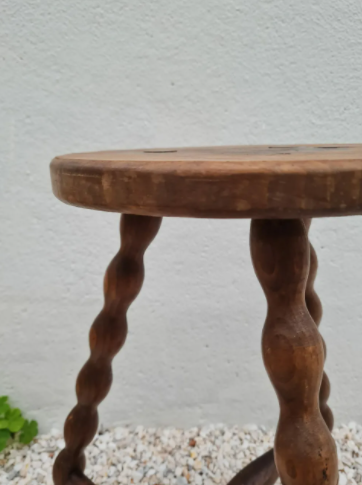 Tripod stool