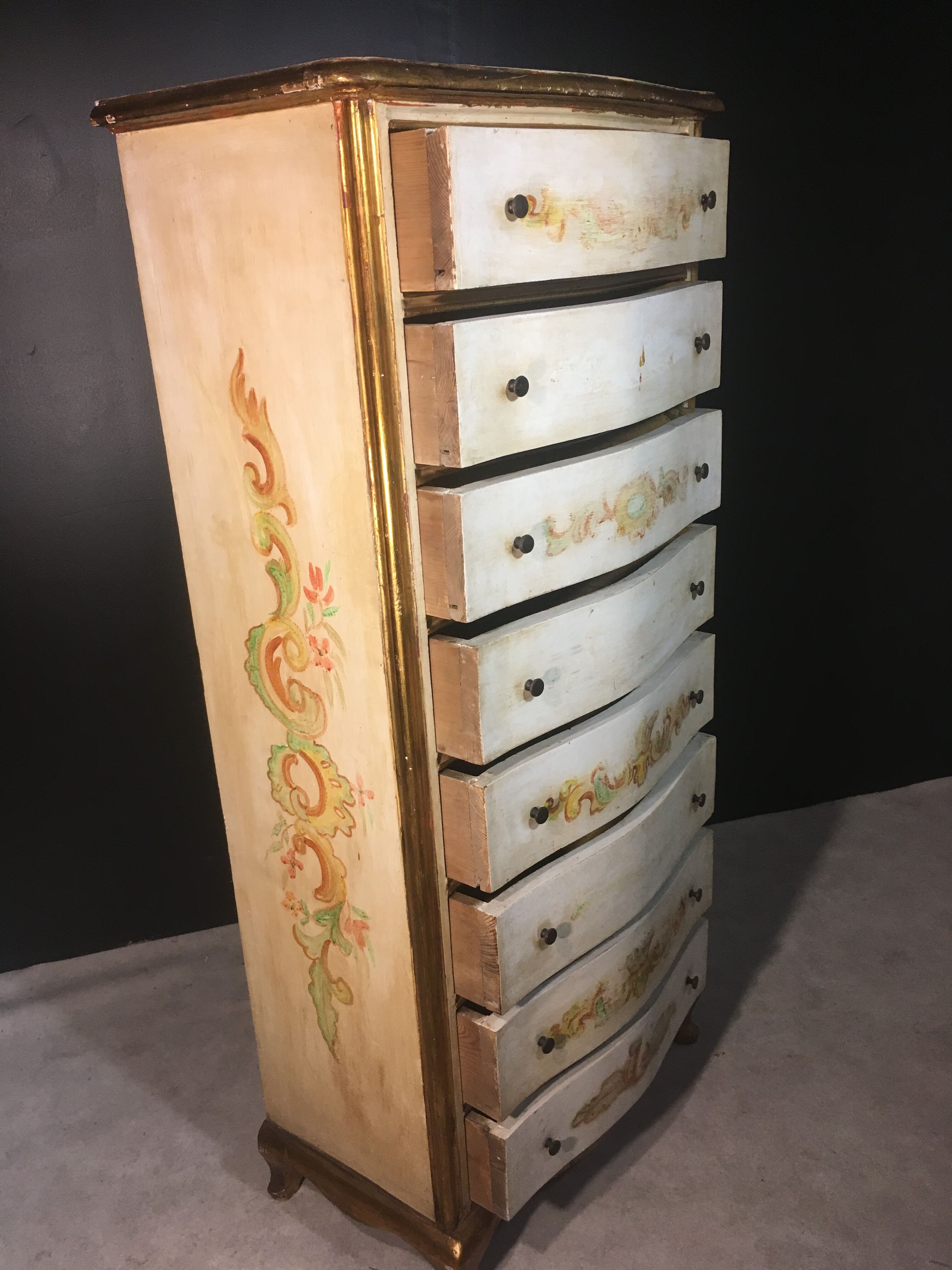 Skated dresser