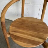 Chaise curbée avec assise ronde