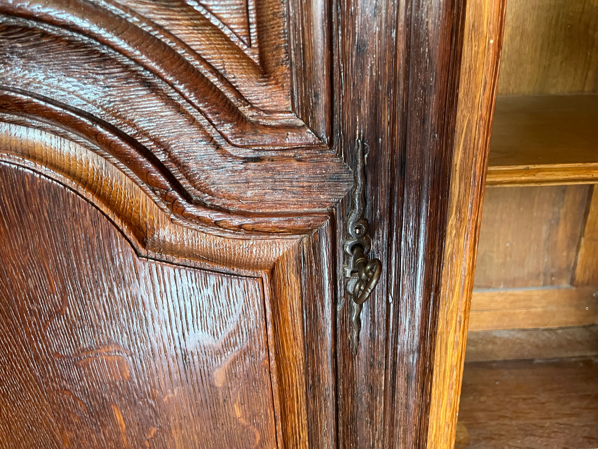 Pair of large oak bookshelves in louis-philippe style