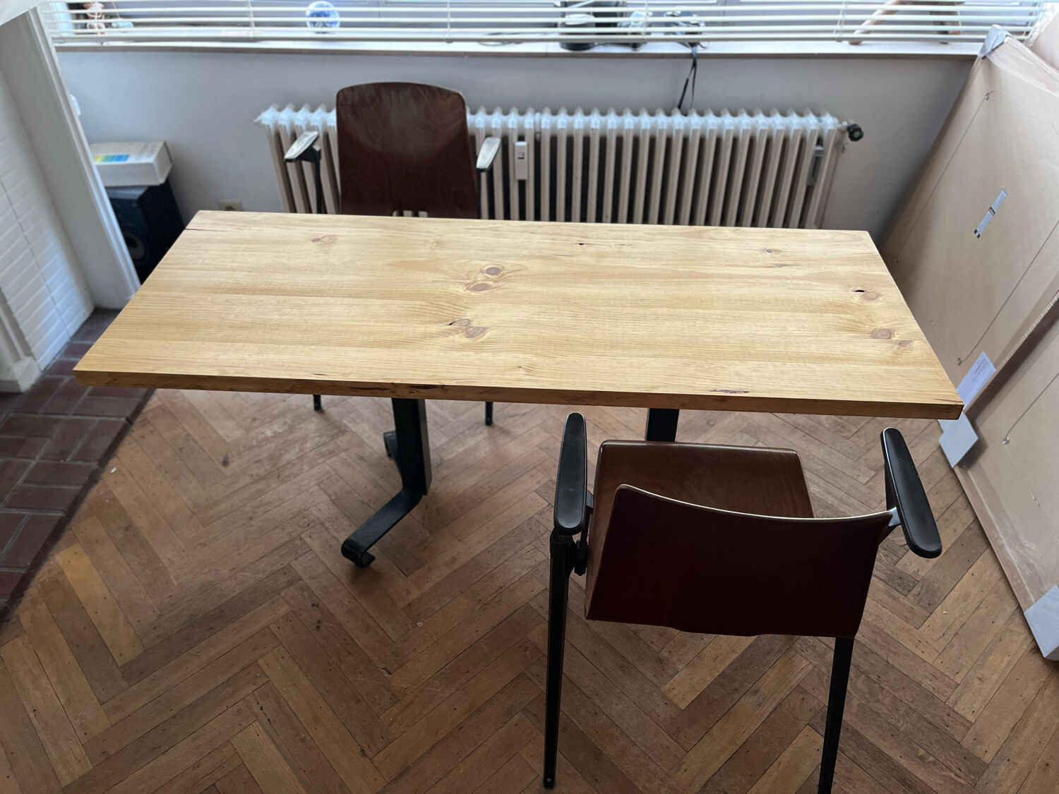 Table Charlotte Perriand