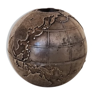 Globe Land pencil holder