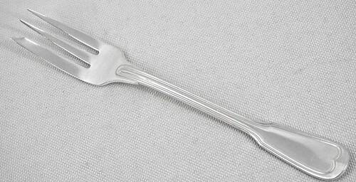 Sfam model Filet, 12 long cake forks, 16 cm, in silver-plated metal.