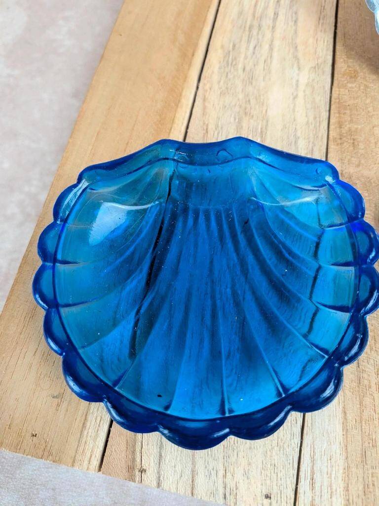 Vintage shell butter dish in silver-plated metal and blue glass – complete