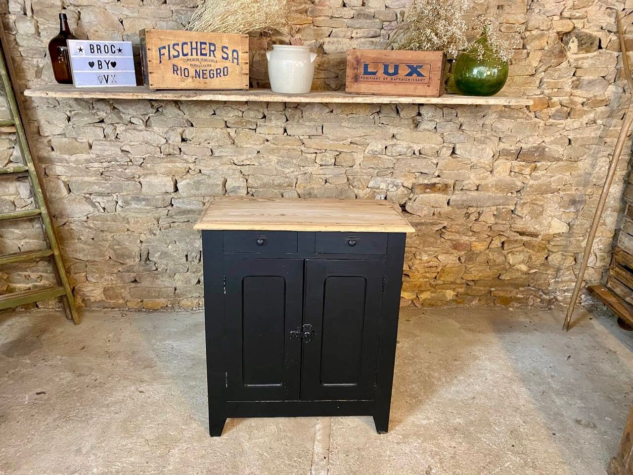2-door buffet black